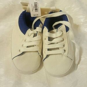 Gap baby shoes